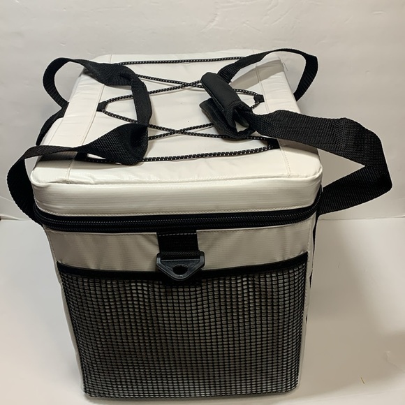 Igloo Marine Ultra Insulated Cooler Bag 24 Can 2 Day Cold Retention New - Picture 7 of 12